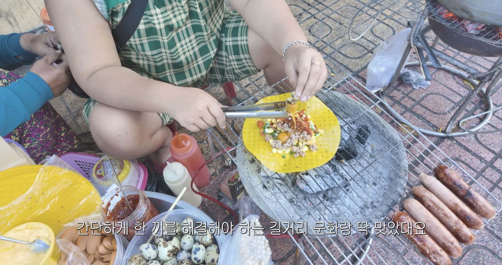 Cựu tiếp vi&ecirc;n h&agrave;ng kh&ocirc;ng H&agrave;n Quốc rỉ tai 10 qu&aacute;n đặc sản Nha Trang ngon rẻ đến mức kh&aacute;ch s&agrave;nh ăn cũng bất ngờ- Ảnh 2.