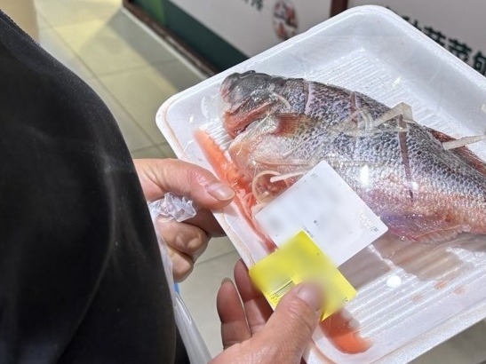 Sau 8h tối, siêu thị là thiên đường: “Không phải ban ngày không mua nổi, mà ban đêm mới thật sự đáng tiền”