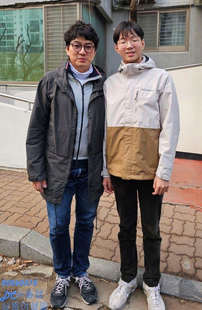 Đặc biệt, Daehan hiện đã cao hơn cả bố (1m85) và sắp vượt ngưỡng 1m90. Ảnh: Nate