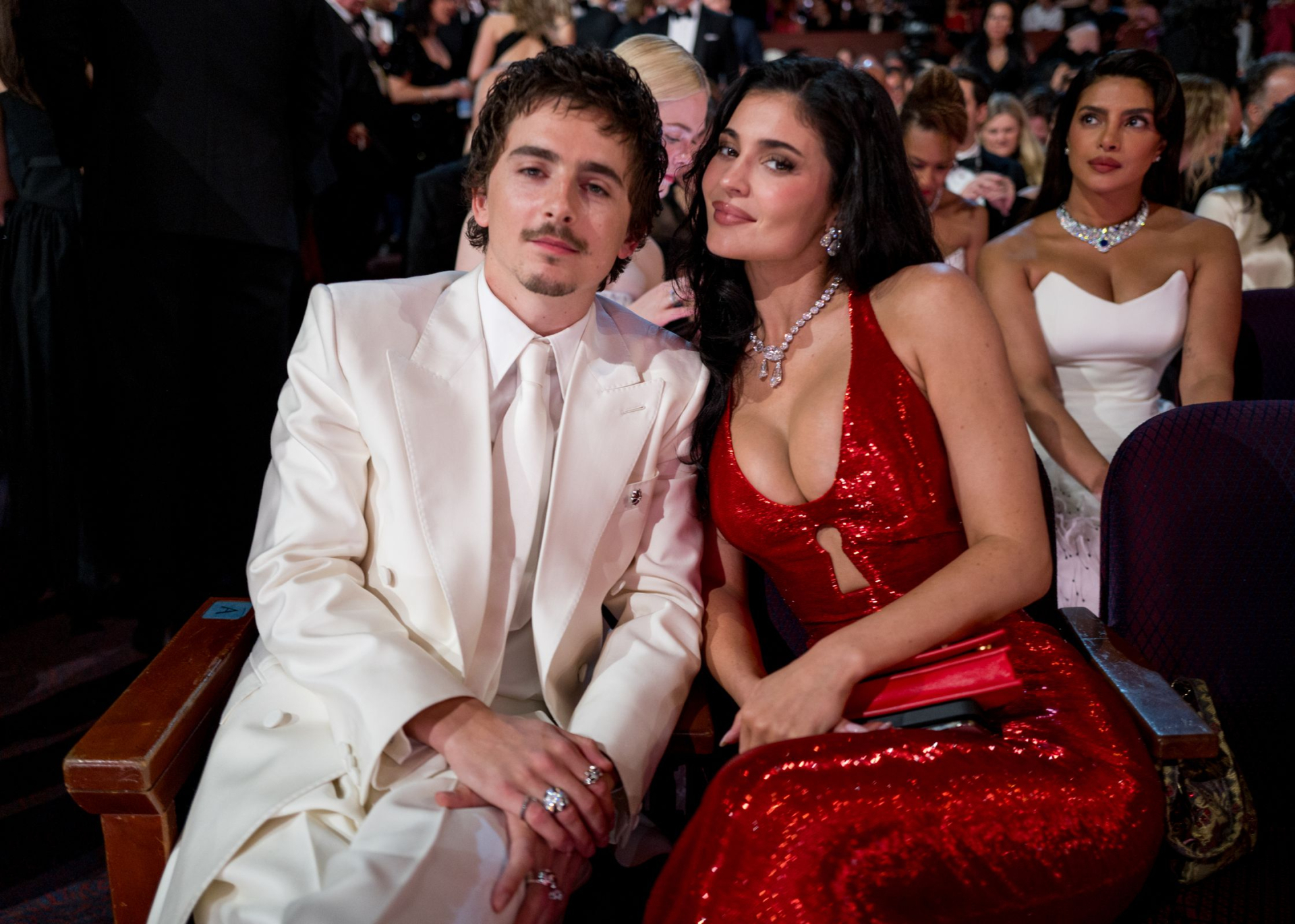 Thêm một lần nữa sự tay trong tay xuất hiện của Timothée Chalamet và Kylie Jenner bị bàn tán, đặc biệt là trong bối cảnh nam diễn viên đang vấp tranh cãi trong sự nghiệp (Ảnh Getty Images).