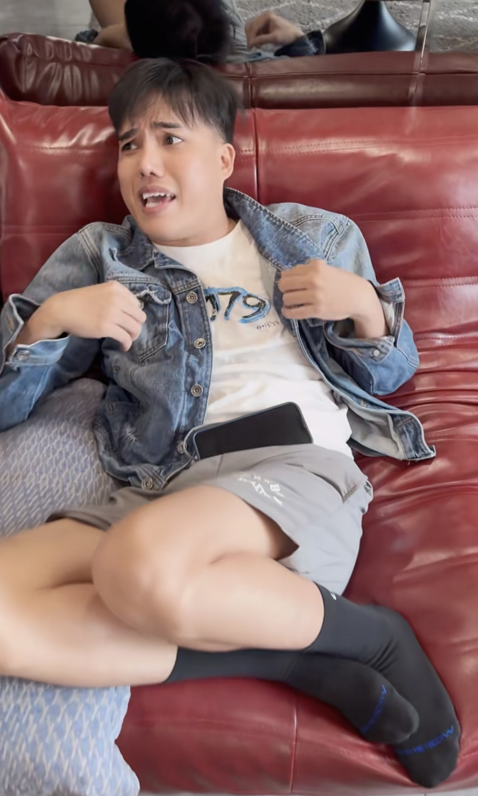 Vô tình chạm mặt ở quán bún bò, người trợ lý cũ bỏ chạy khiến Duy Khương phải trả tiền thay 