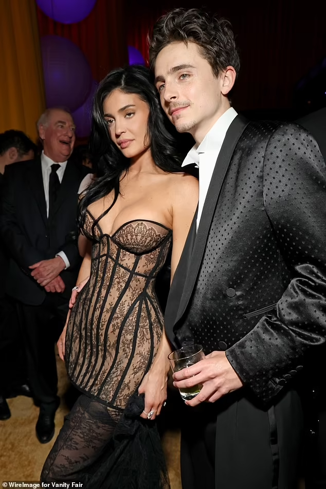 Chuyện tình của Kylie Jenner - Timothée Chalamet đã khiến báo giới tốn nhiều giấy mực. Ảnh: Pagesix