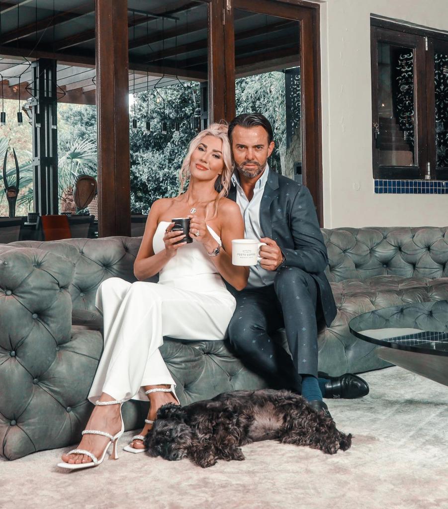 Cặp đôi sang chảnh thời tham gia show truyền hình. Ảnh: Page Six