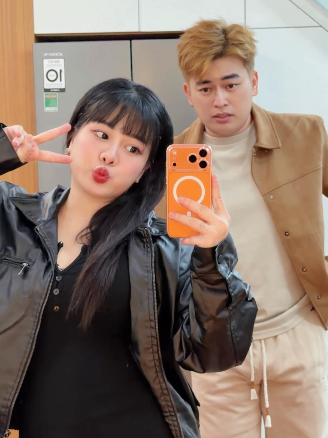 Mèo Us và Hoàng Dubai