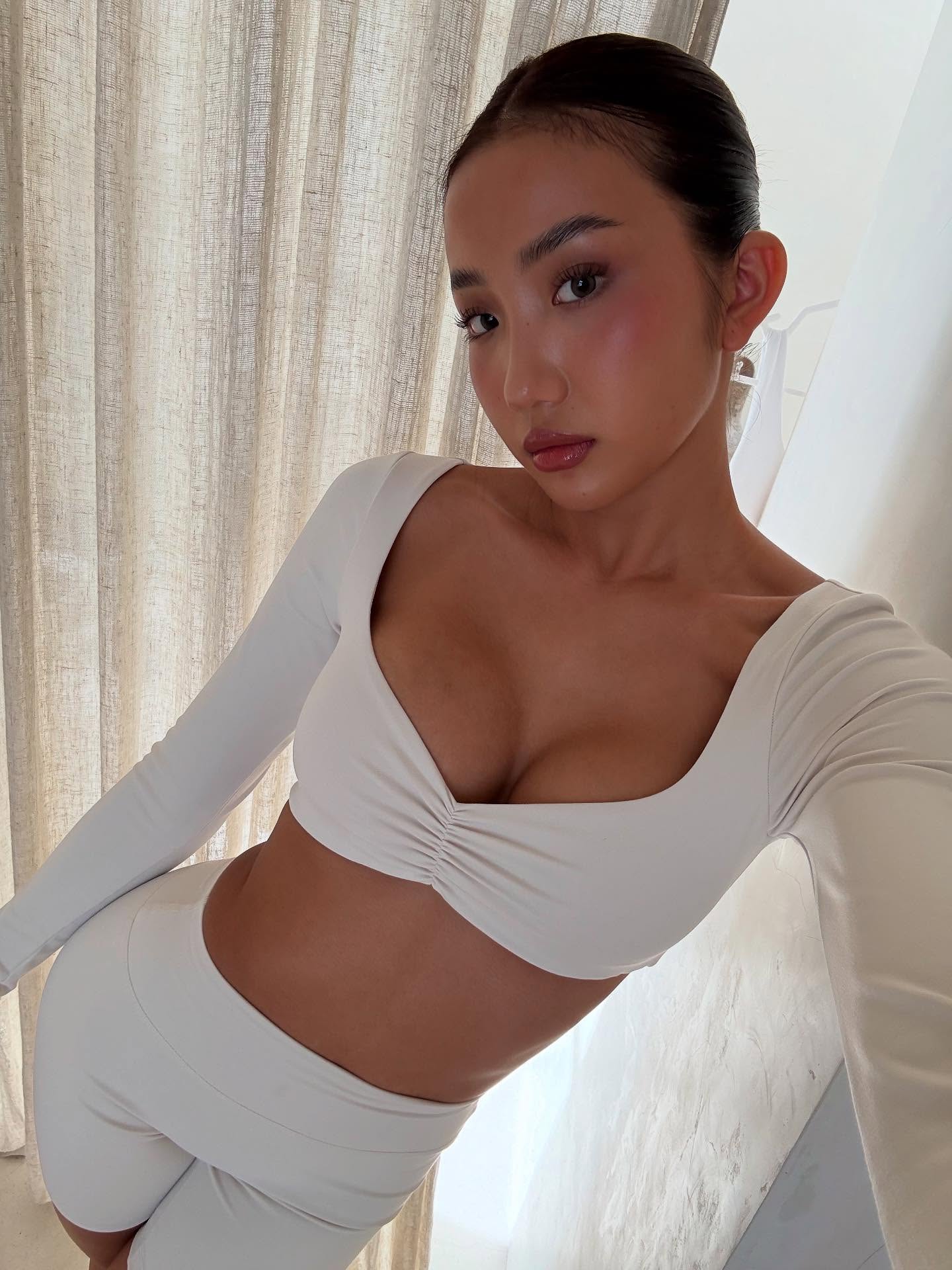 Huyền 2K4 công khai sử dụng phương pháp tanning bằng máy (Ảnh IGNV).