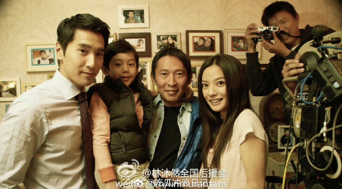 Nhan sắc sau 10 năm của em bé được nửa showbiz bế trên tay đang viral khắp MXH