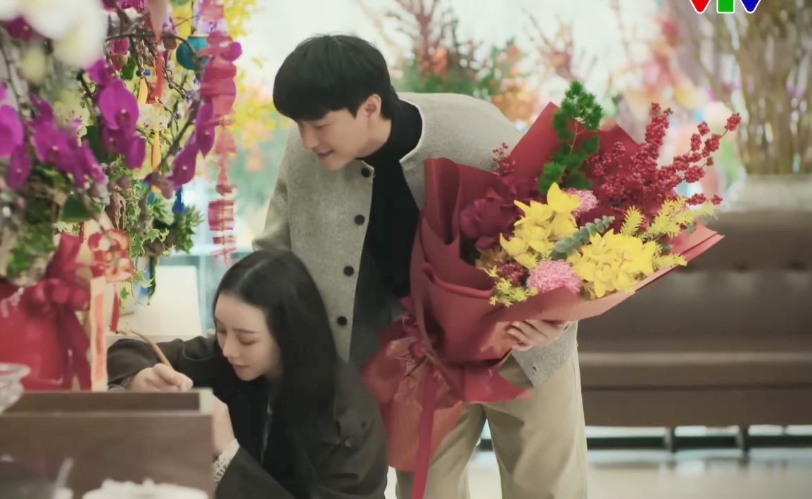 Đóa hoa đắt tiền Thương mua tặng bà Dung bị chê xấu