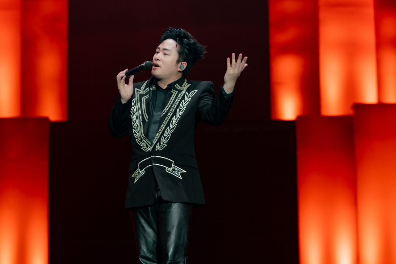 Tùng Dương mang đến một diện mạo hoàn toàn mới cho E Là Không Thể (Ảnh: FBNV)