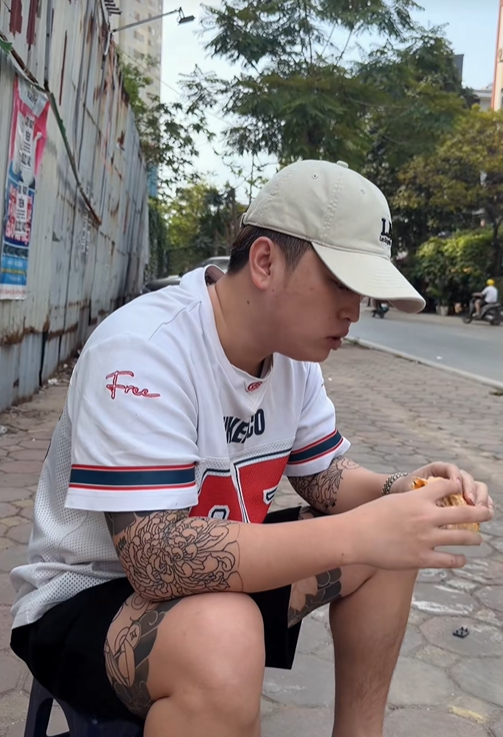 Trung Hoàng trong clip gần nhất