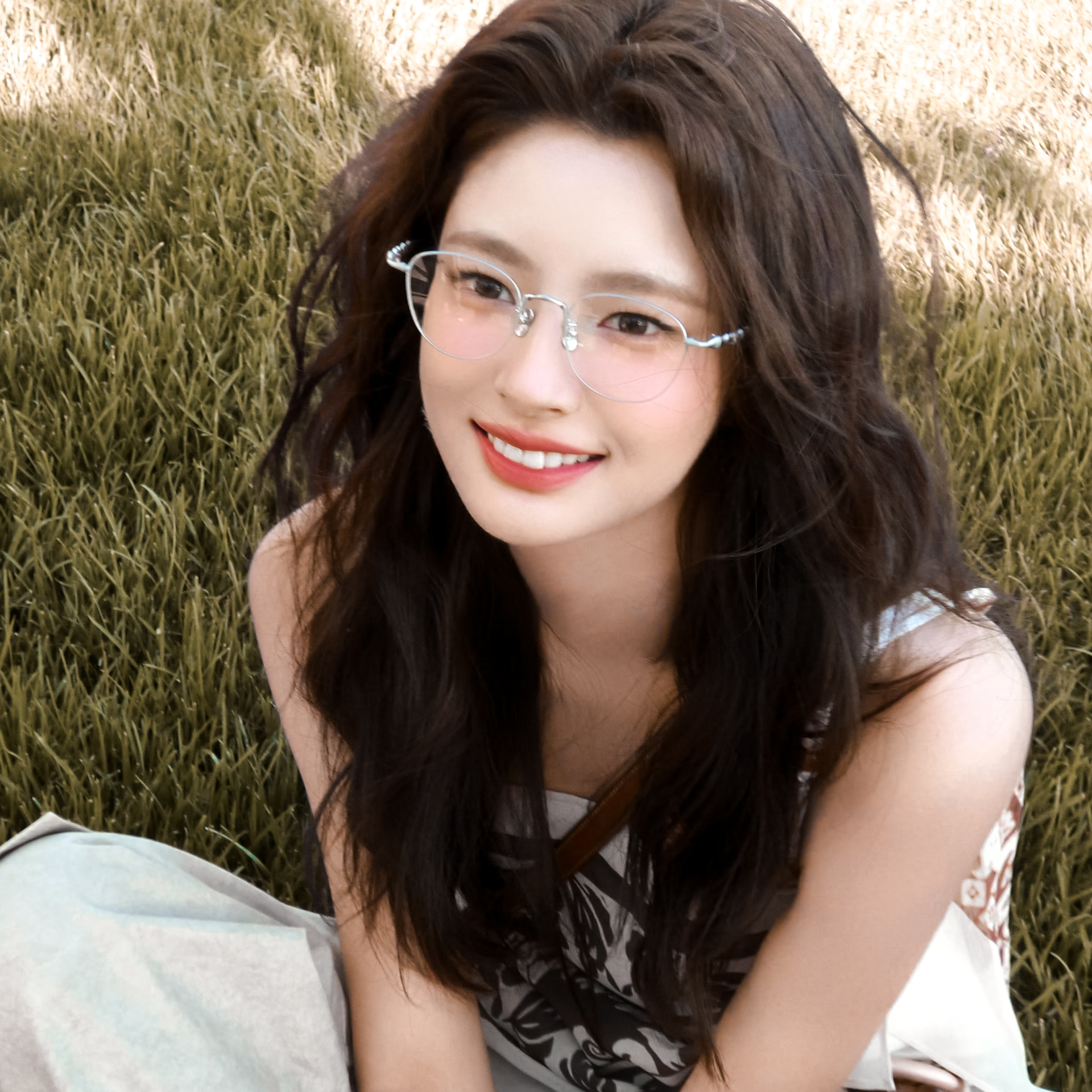 Từ Nhược Hàm xinh xắn, có vẻ đẹp vô hại trong veo