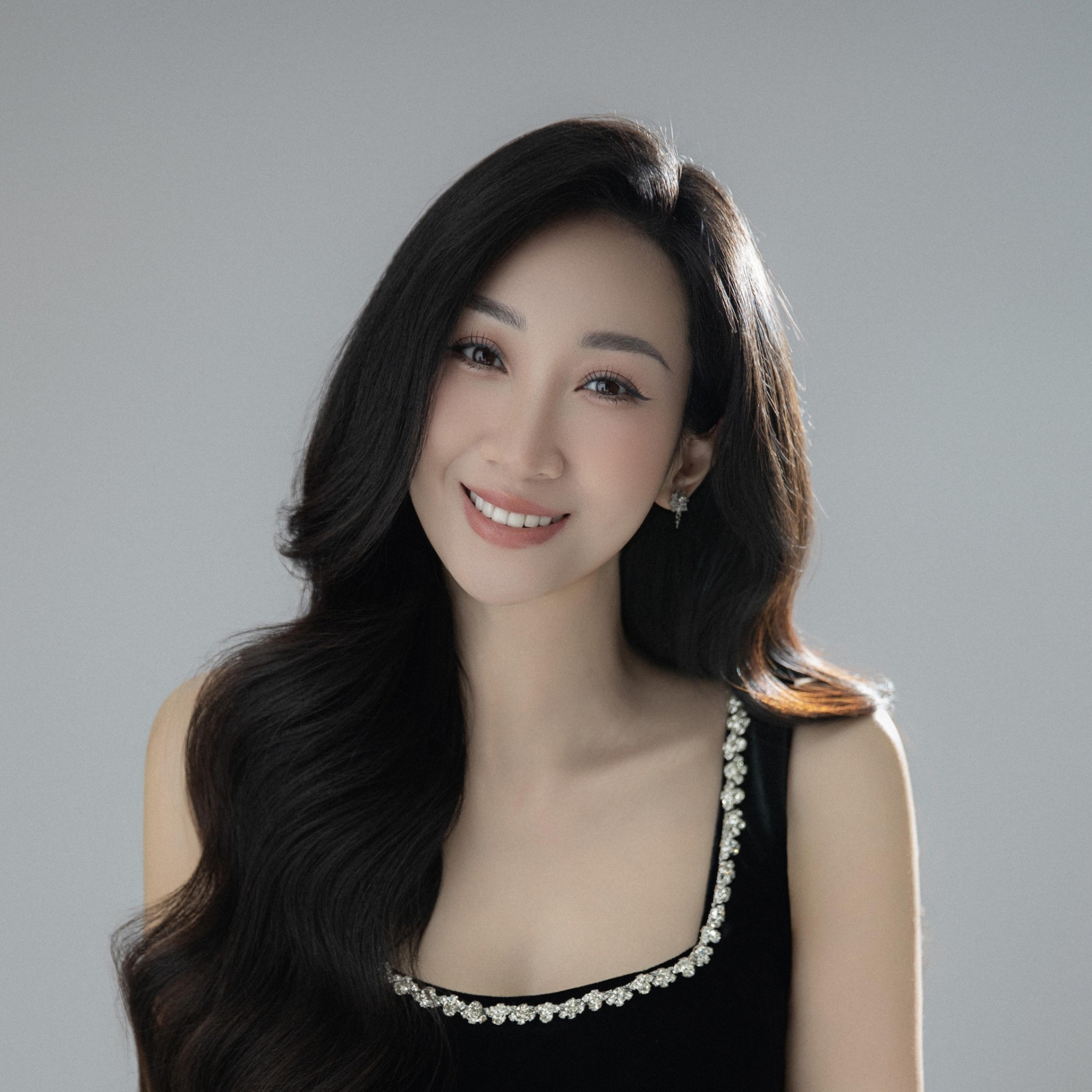 Lều Phương Anh từng bị chỉ trích vì vướng ồn ào nghi là người thứ ba. Ảnh: FBNV