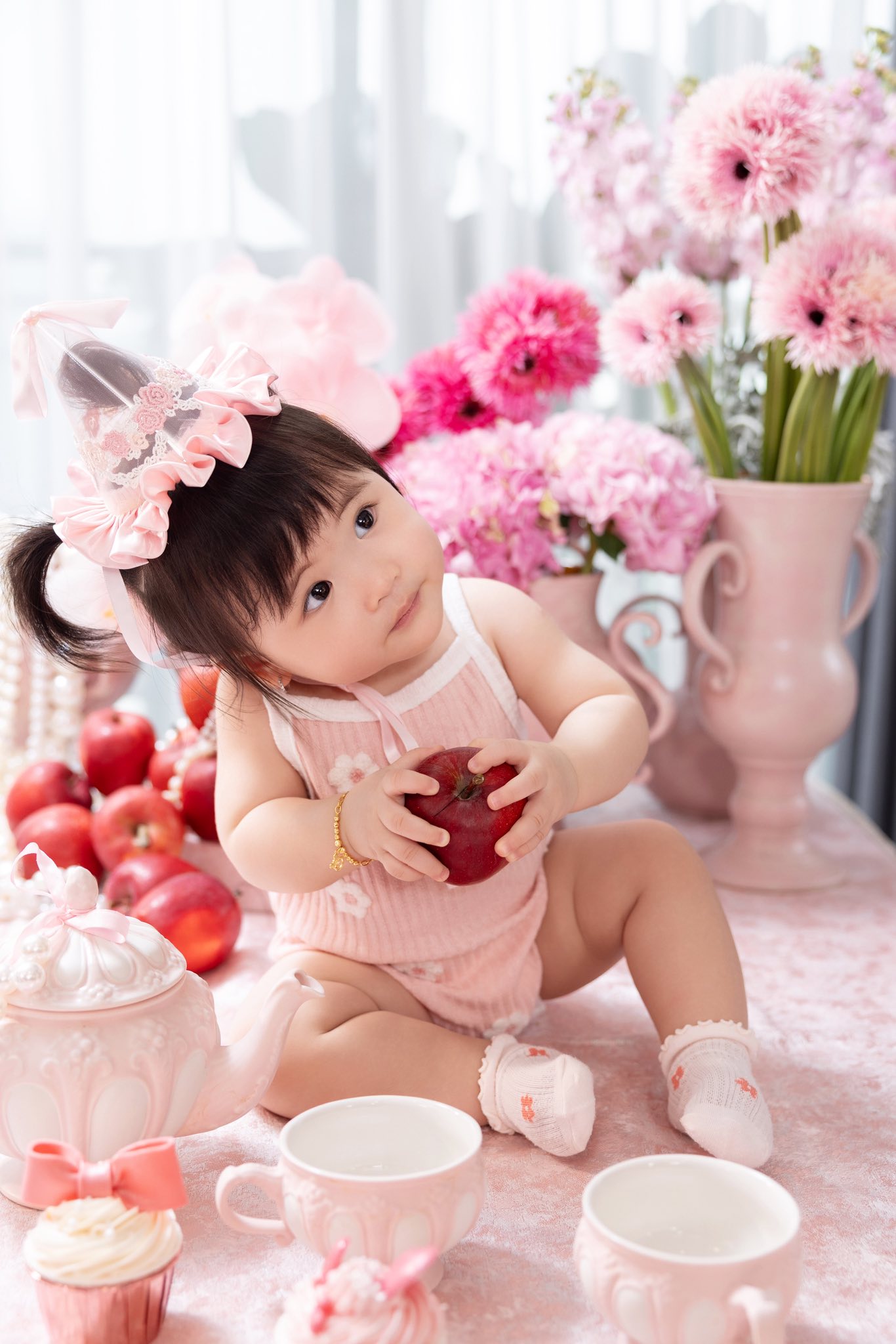 Nhóc tỳ này dự sẽ hot vượt mặt bố mẹ cho mà xem! 