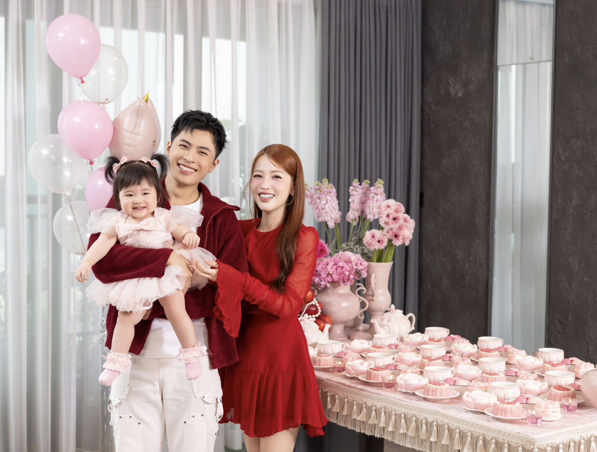 Nhân dịp sinh nhật 1 tuổi của con gái, Puka và Gin Tuấn Kiệt chính thức công khai diện mạo bé 