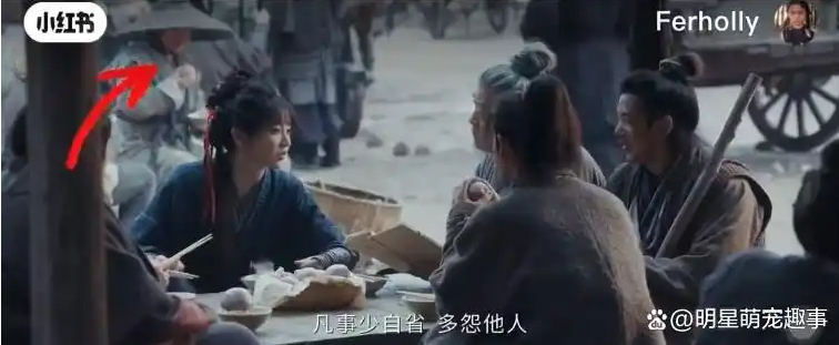 Mỏi tay nhặt cả rổ sạn “đầy ụ” ở Trục Ngọc: Nữ chính mặc váy đến từ tương lai, có xe điện thì cần gì cưỡi ngựa