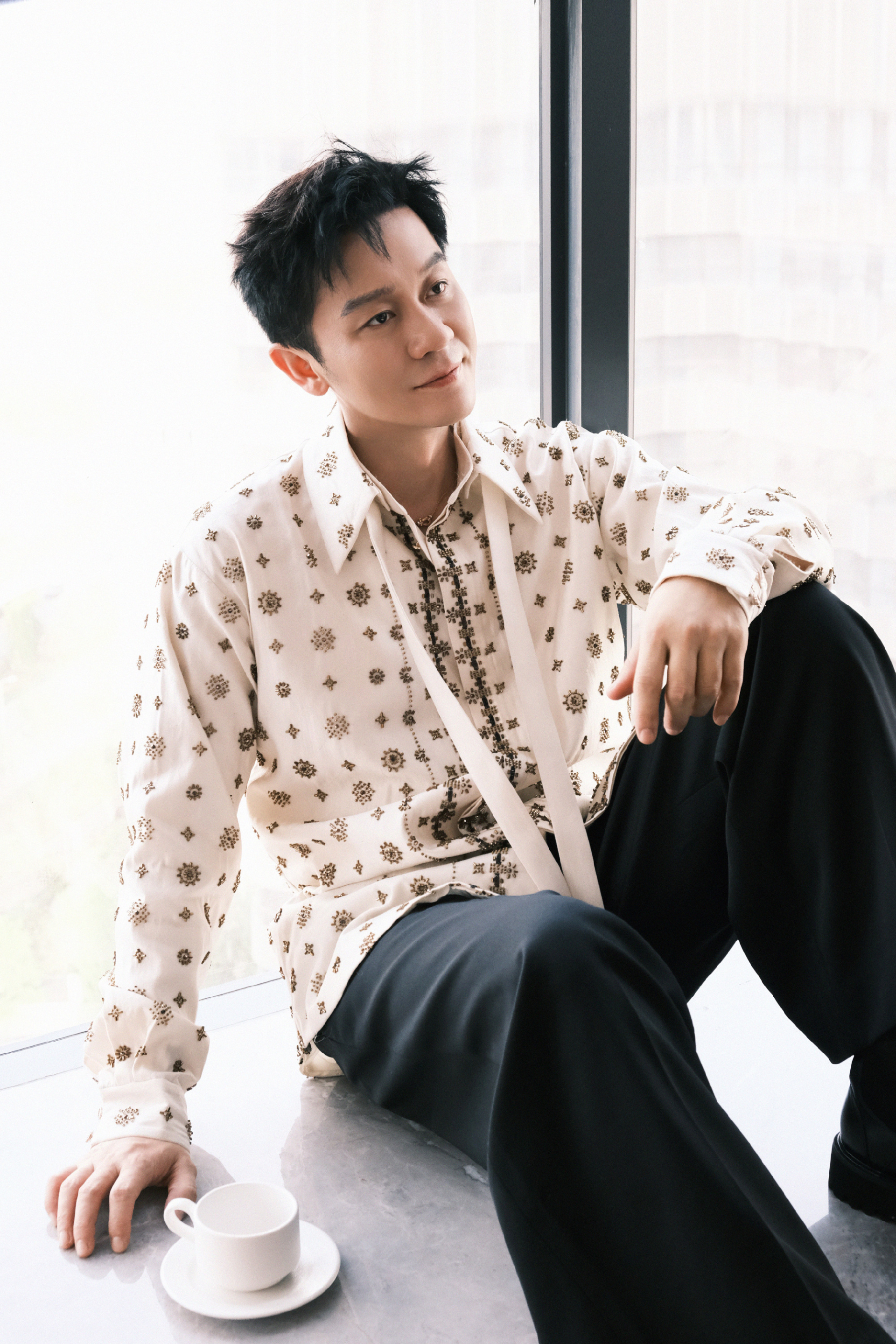 Lý Thần là nghệ sĩ đầu tiên ở showbiz Trung Quốc đi kiện để bảo vệ danh dự và bị tòa xử thua.Nhiều năm qua, anh bị dư luận chỉ trích là 