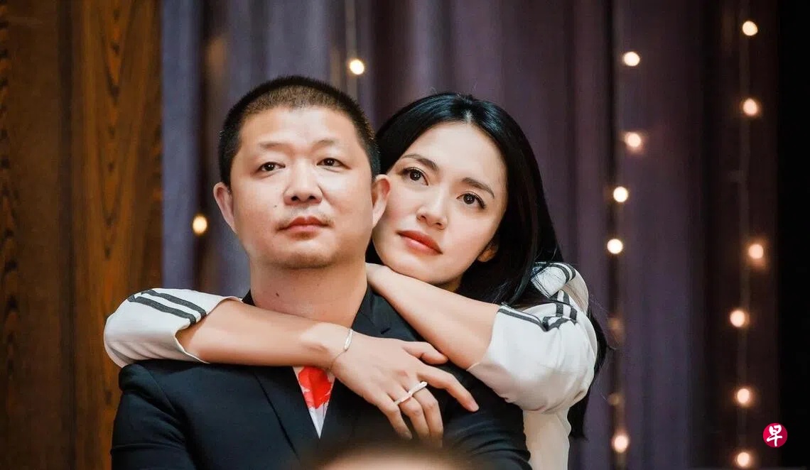 Diêu Thần vừa ly hôn thông báo đã ly hôn nhà quay phim Tào Úc. Ảnh: Zaobao. 