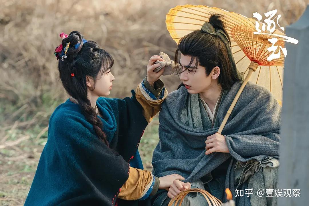 Mỏi tay nhặt cả rổ sạn “đầy ụ” ở Trục Ngọc: Nữ chính mặc váy đến từ tương lai, có xe điện thì cần gì cưỡi ngựa