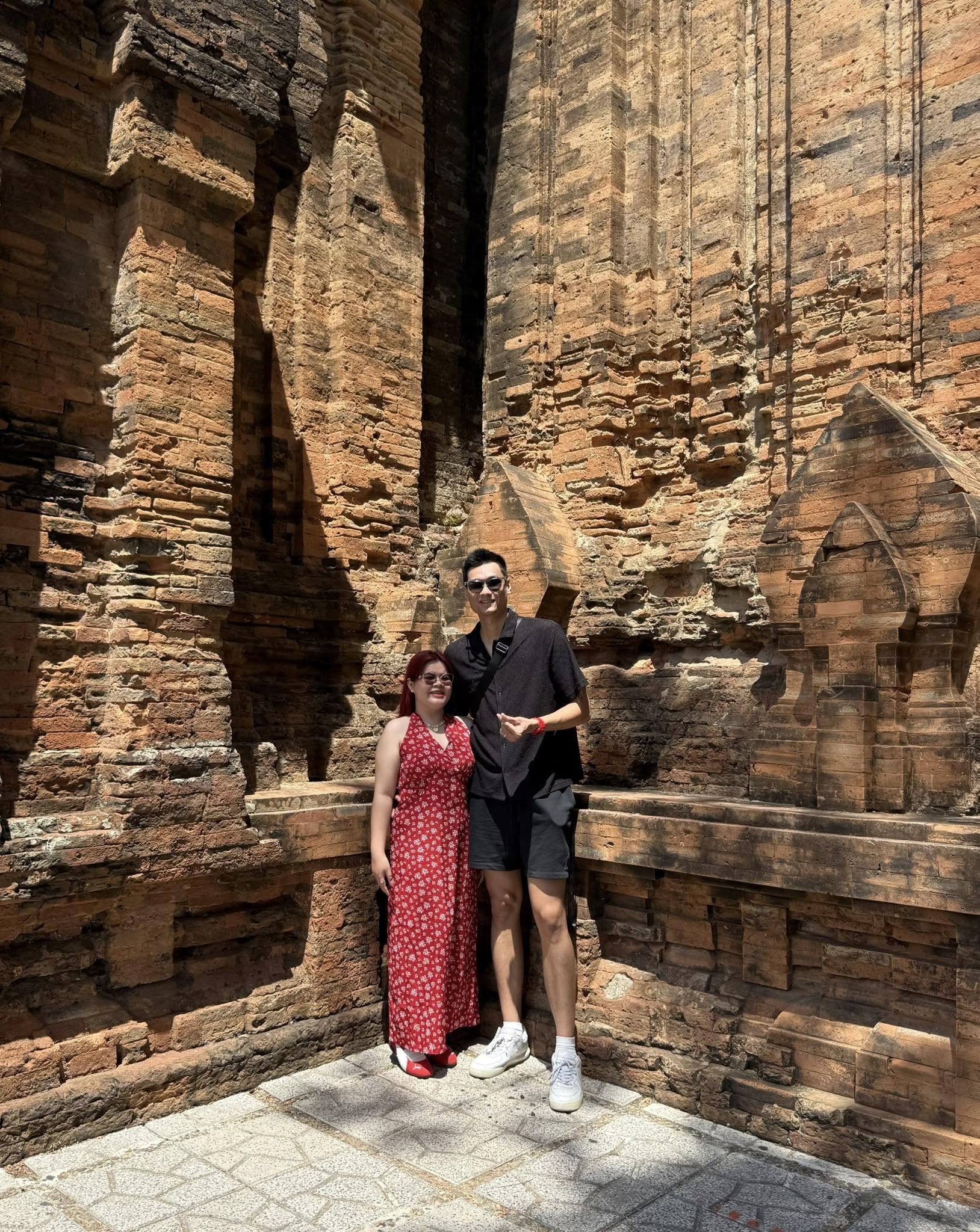 Cả hai cùng nhau đi du lịch, đi thi đấu, luôn thấu hiểu và dành nhiều sự yêu thương cho đối phương