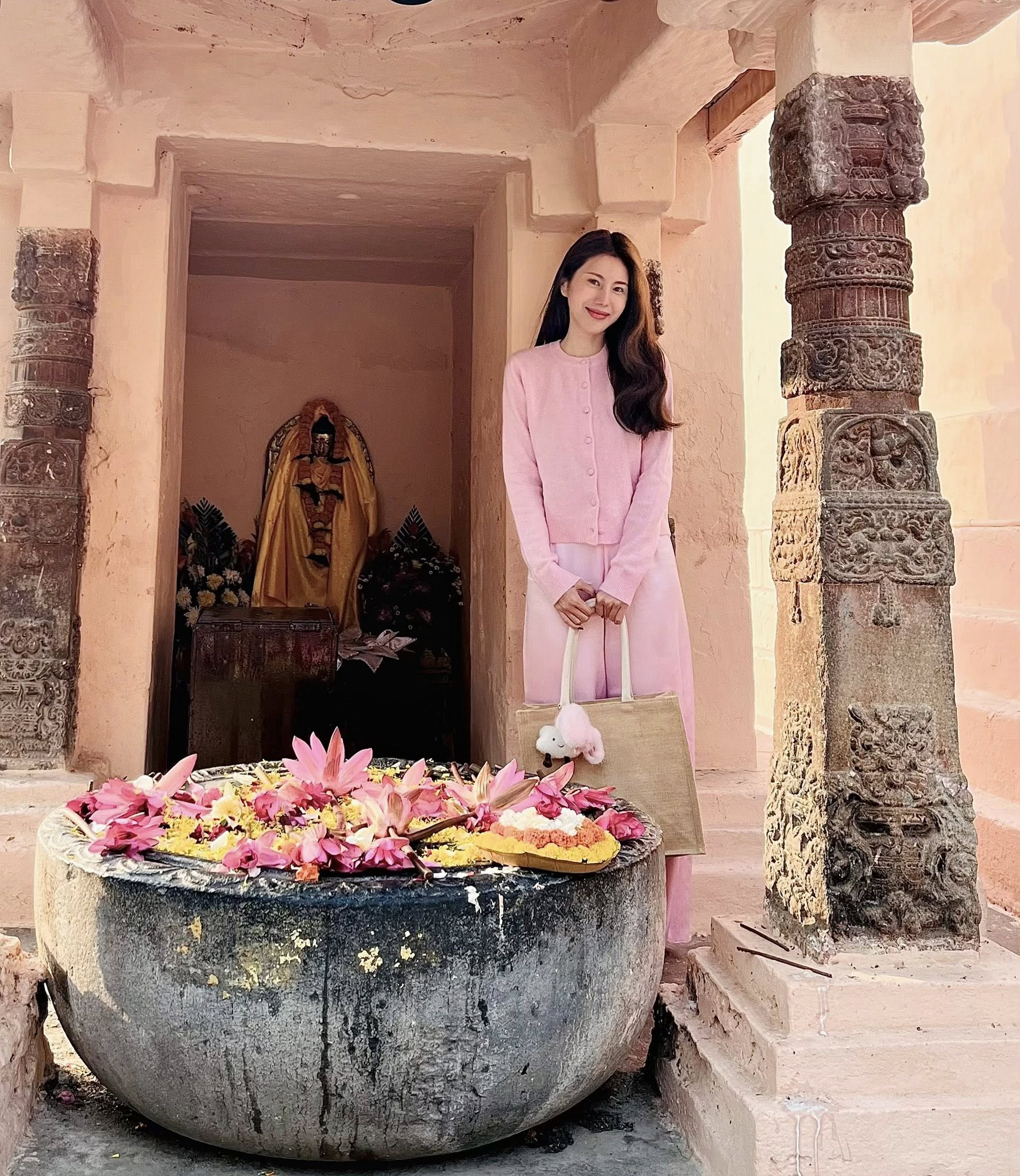 Thủy Tiên cũng hạn chế hoạt động mạng xã hội, thi thoảng mới đăng tải hình ảnh mới. Ảnh: FBNV