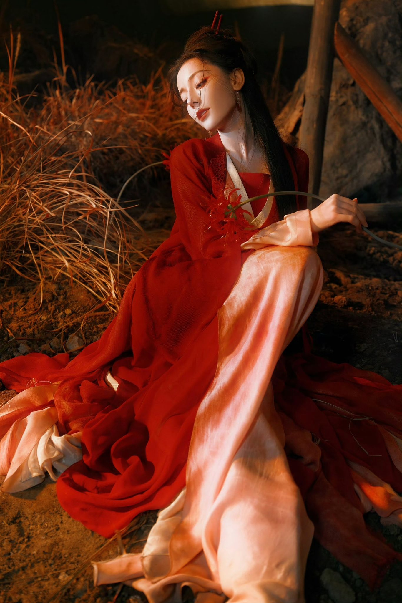 Mỹ nhân hồng y đẹp vô địch Trung Quốc hiện tại: Nhan sắc tà mị cuốn ơi là cuốn, trời sinh để bỏ bùa thiên hạ