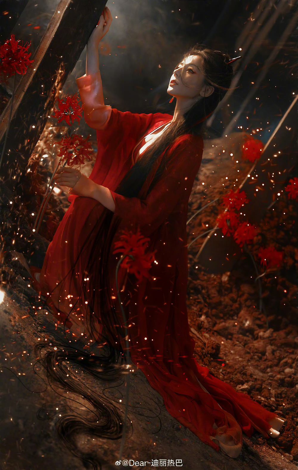 Mỹ nhân hồng y đẹp vô địch Trung Quốc hiện tại: Nhan sắc tà mị cuốn ơi là cuốn, trời sinh để bỏ bùa thiên hạ