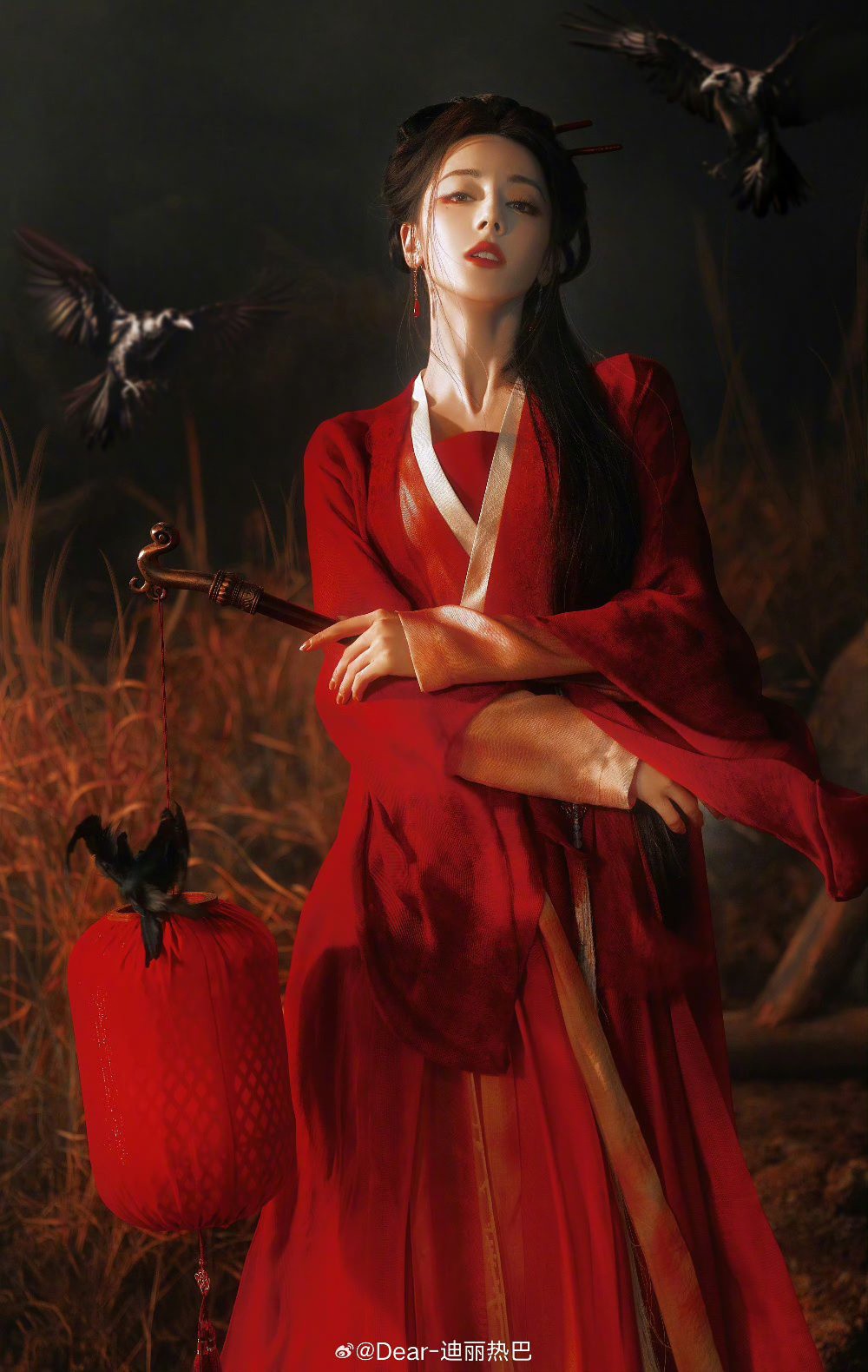 Mỹ nhân hồng y đẹp vô địch Trung Quốc hiện tại: Nhan sắc tà mị cuốn ơi là cuốn, trời sinh để bỏ bùa thiên hạ