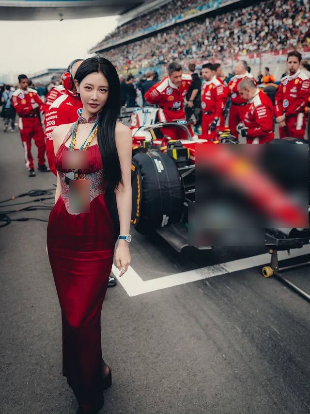 Loạt ảnh mới của Clara đã khiến cư dân mạng Hàn Quốc sốc nặng. Ảnh: Koreaboo