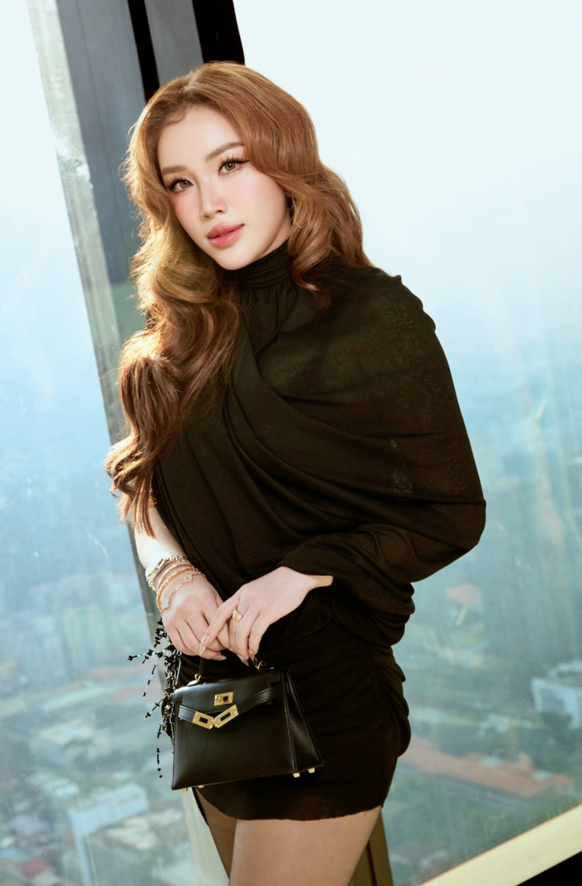 Khán giả liên tục thắc mắc về thời điểm Bảo Thy ra mắt sản phẩm cá nhân sau thời gian dài im ắng (Ảnh:FBNV)