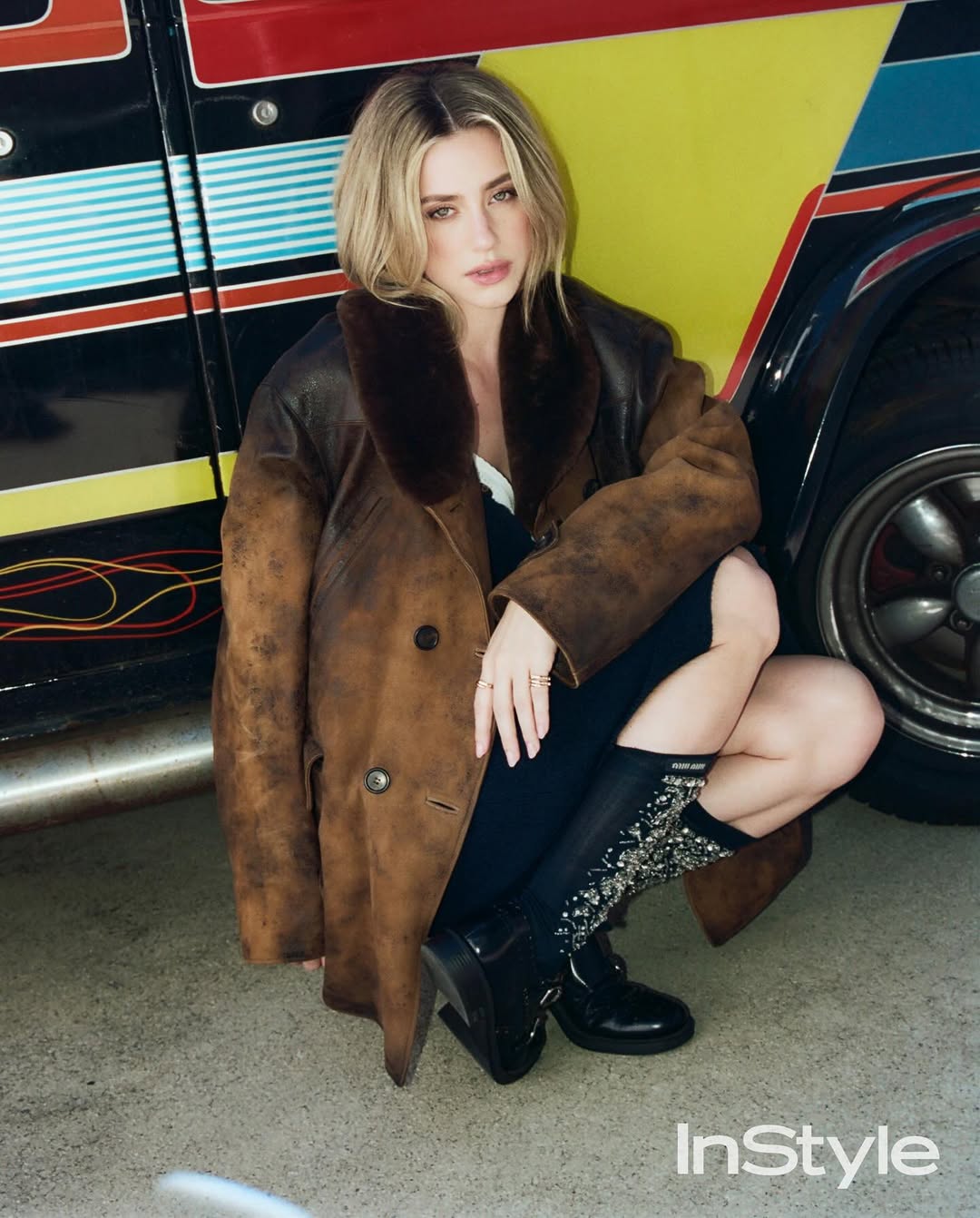 Cô gái đóng MV comeback của BTS: 