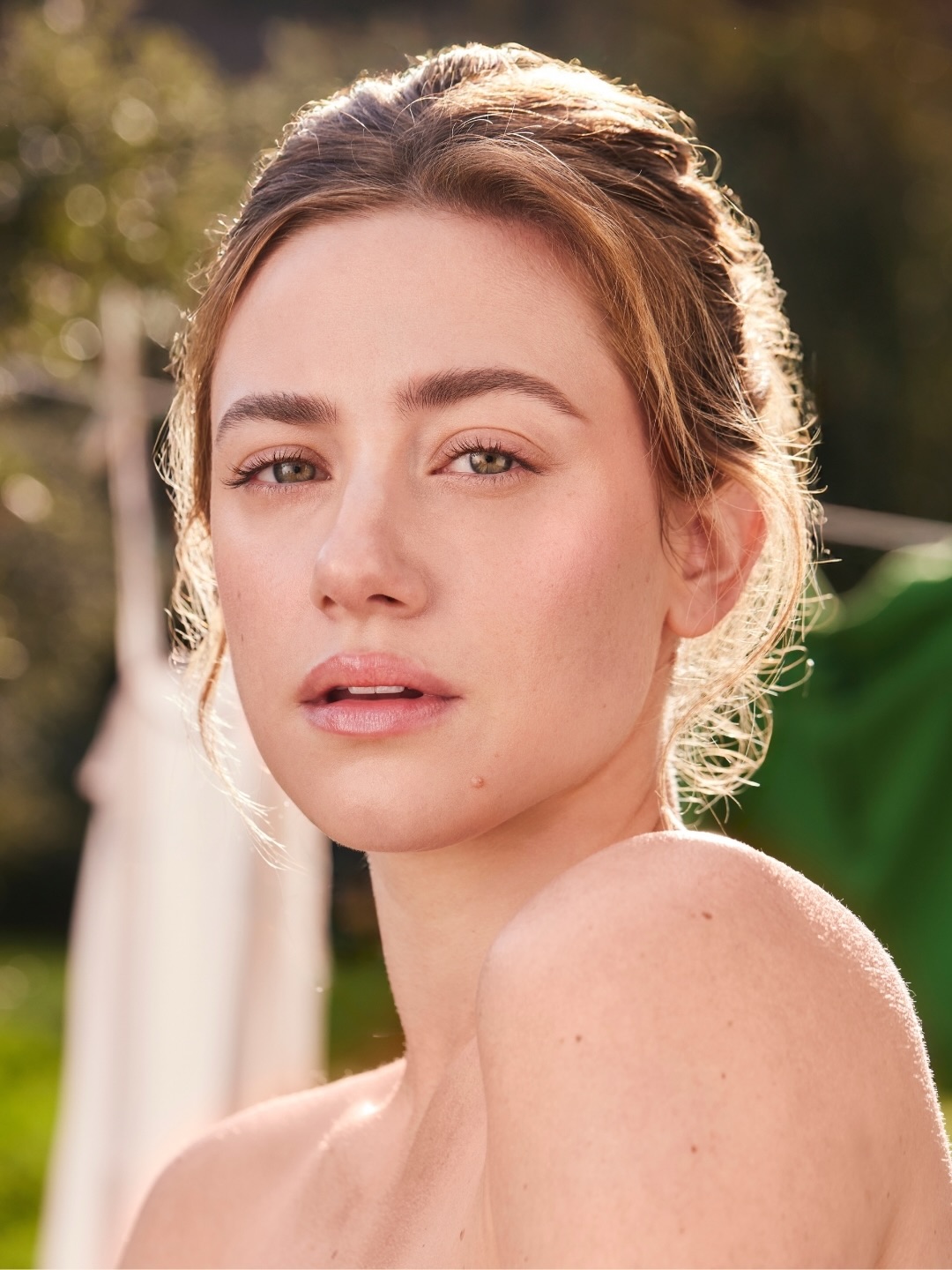 Cô gái đóng MV comeback của BTS: 