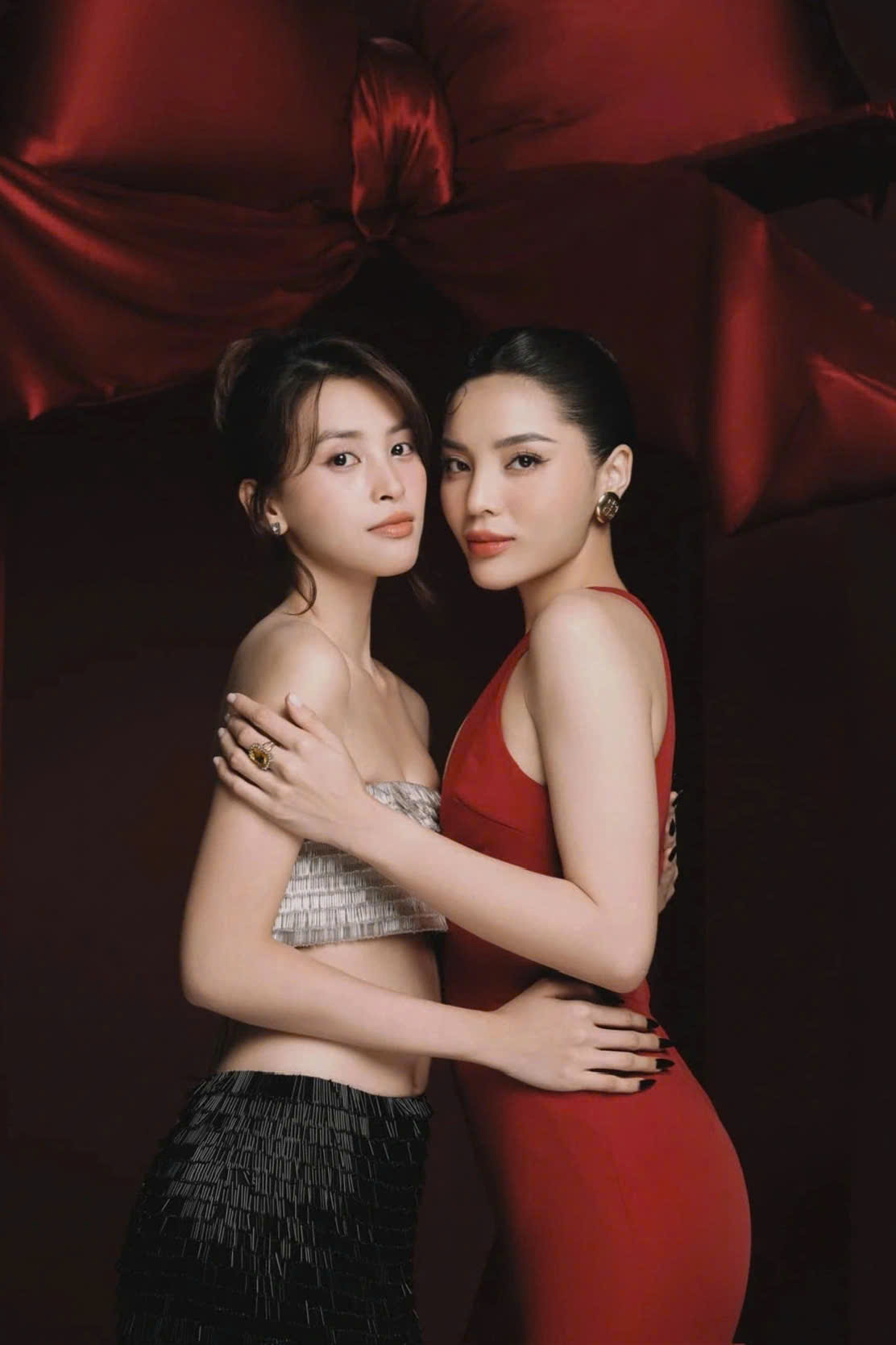   Kỳ Duyên tạo được điểm nhấn nhờ ngoại hình sáng, ánh mắt cuốn hút và phong thái tự tin.  Ảnh: Tổng hợp  