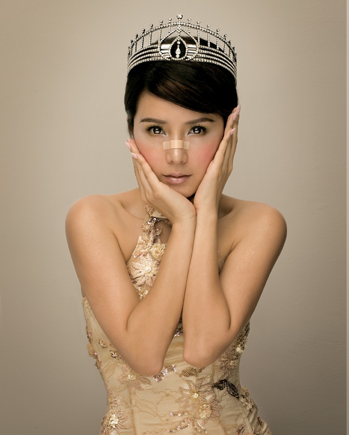 Ngô Văn Hân là Á hậu 2 trong cuộc thi sắc đẹp đình đám Hoa hậu Hong Kong (Ảnh: Sohu).