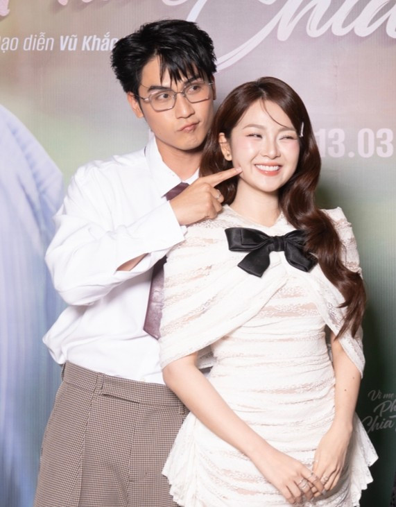 Showbiz Việt có thêm 1 cặp đôi phim giả tình thật visual chấn động?