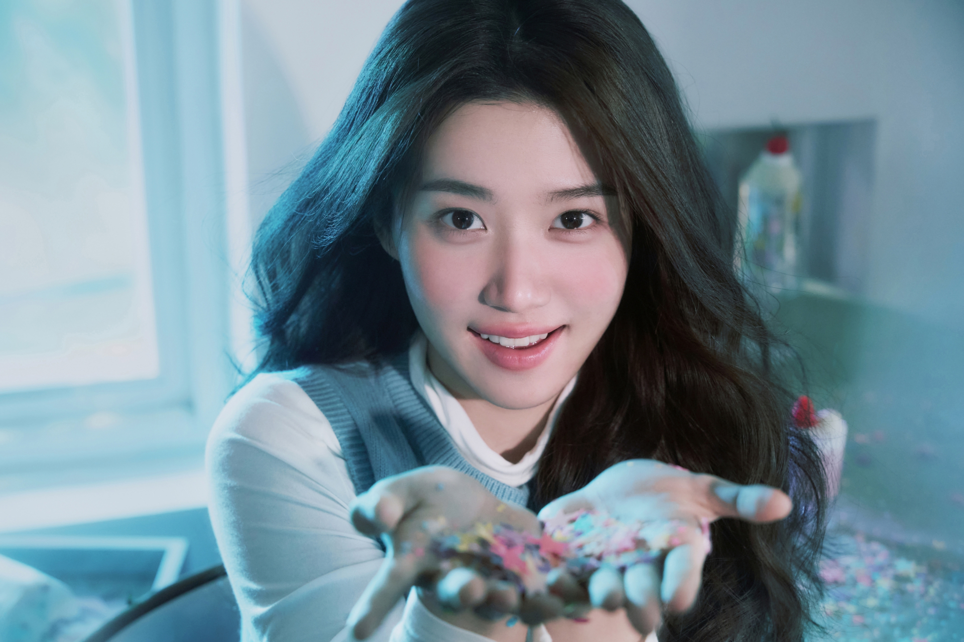 Lư Dục Hiểu thay đổi từ dáng đi, cách chụp ảnh, ngày càng tự tin hơn