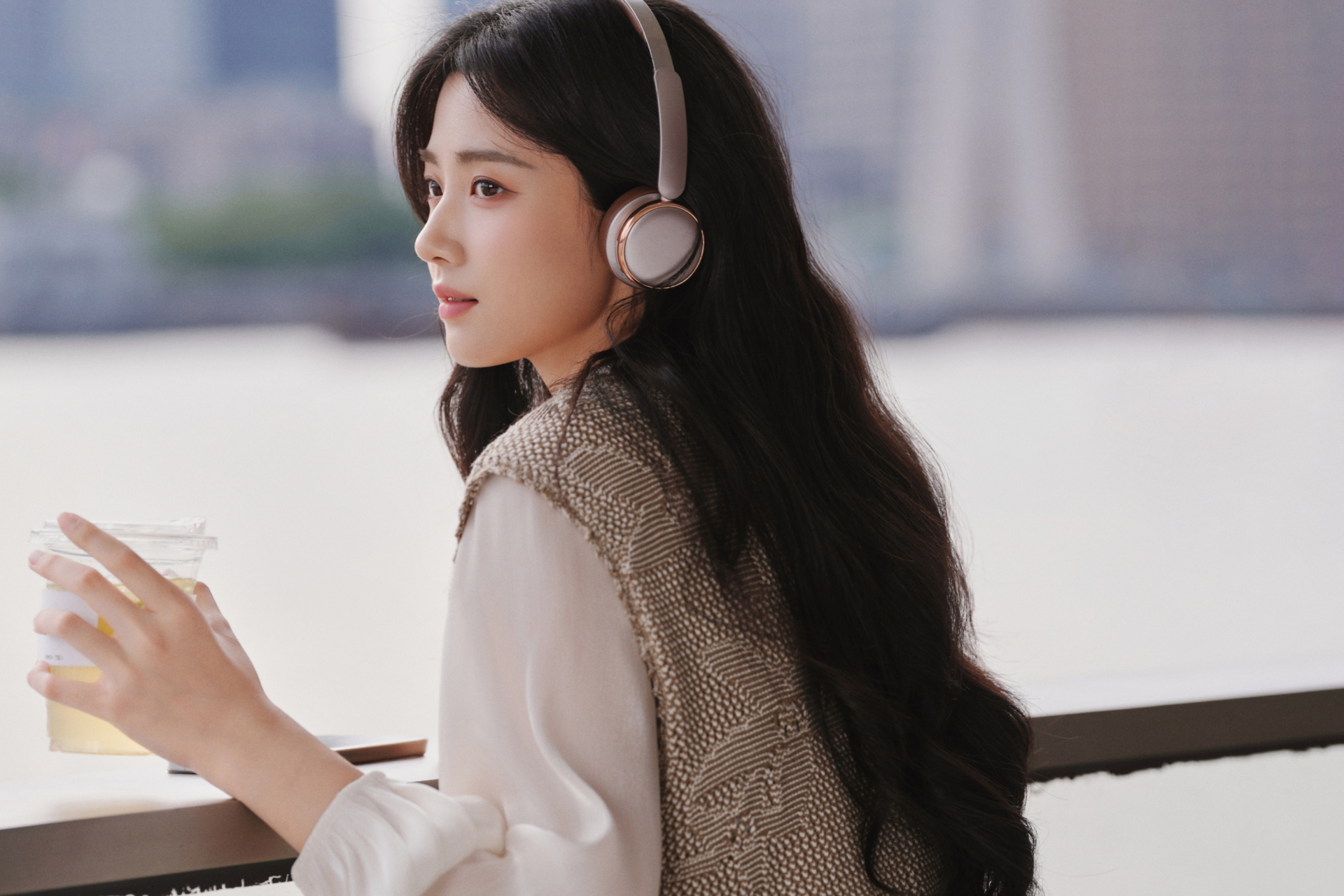 Lư Dục Hiểu có khí chất thanh lịch của các diễn viên Hàn Quốc