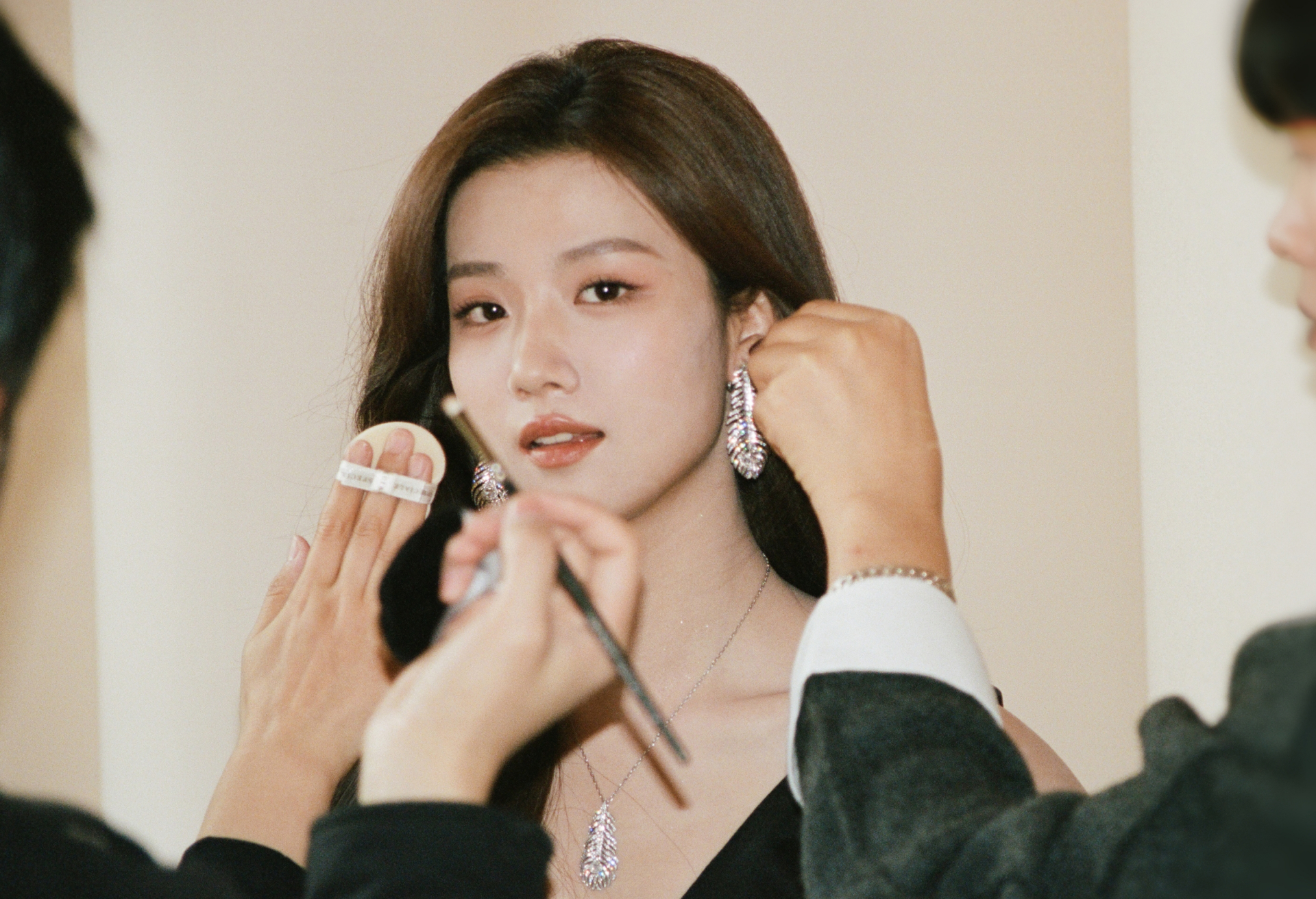 Màn lột xác 180 độ chấn động Trung Quốc: Từ gái quê kém sang đến nữ thần sắc đẹp khiến 12 triệu người mê đắm