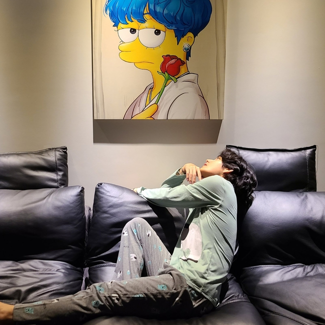 Phòng khách trong căn hộ hạng sang của V