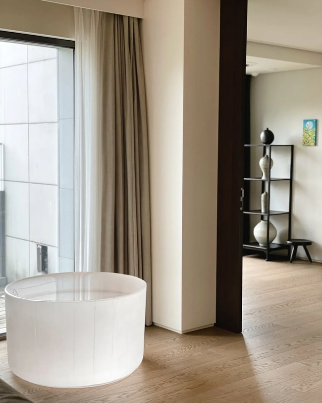 Cận cảnh căn hộ 131 tỷ của thủ lĩnh BTS: Đẹp như triển lãm thu nhỏ, góc nào cũng thơm mùi tiền