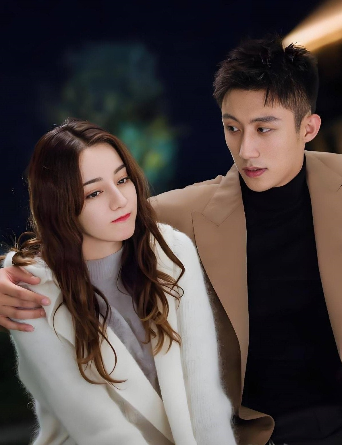 Địch Lệ Nhiệt Ba và Hoàng Cảnh Du vướng nghi vấn bí mật hẹn hò suốt 6 năm qua