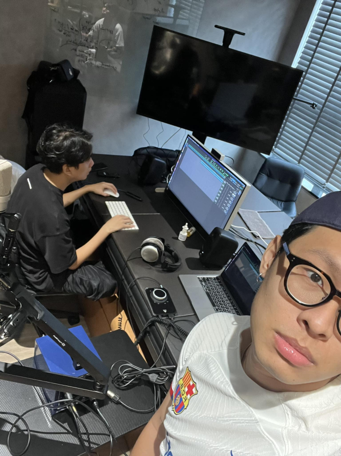 Phòng làm việc của JustaTee là điểm đến quen thuộc của các rapper, nghệ sĩ Việt