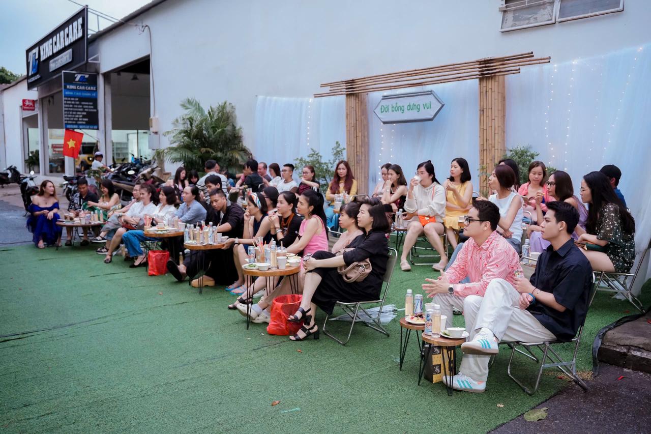 Chuyện gì xảy ra ở quán cà phê của Jimmii Nguyễn?