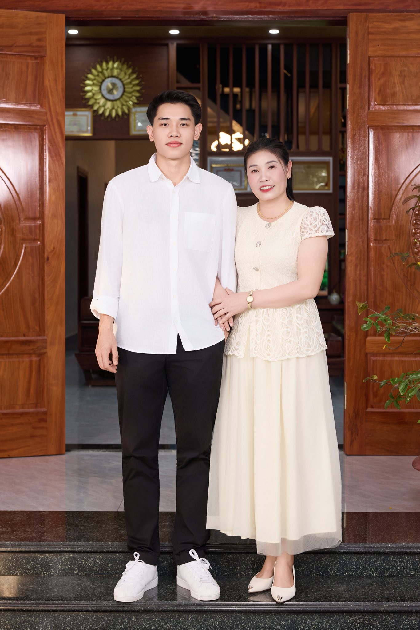 Đình Bắc và mẹ trong loạt ảnh mới.