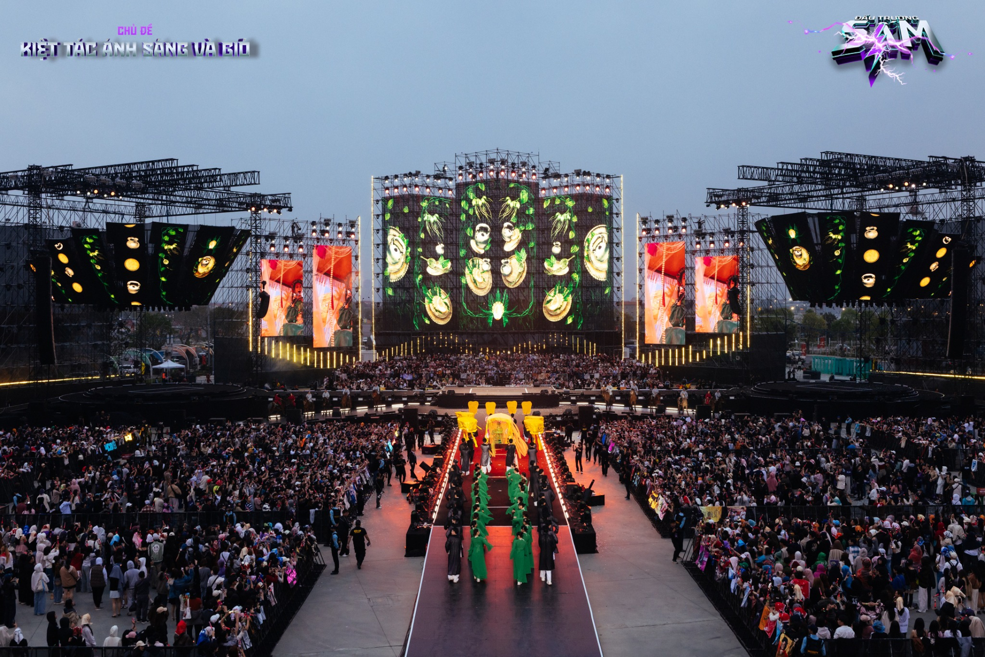 Với mức giá 50.000.000 đồng, nhiều người liên tưởng đến Đấu Trường Sấm Concert diễn ra cách đây không lâu (Ảnh: BTC)