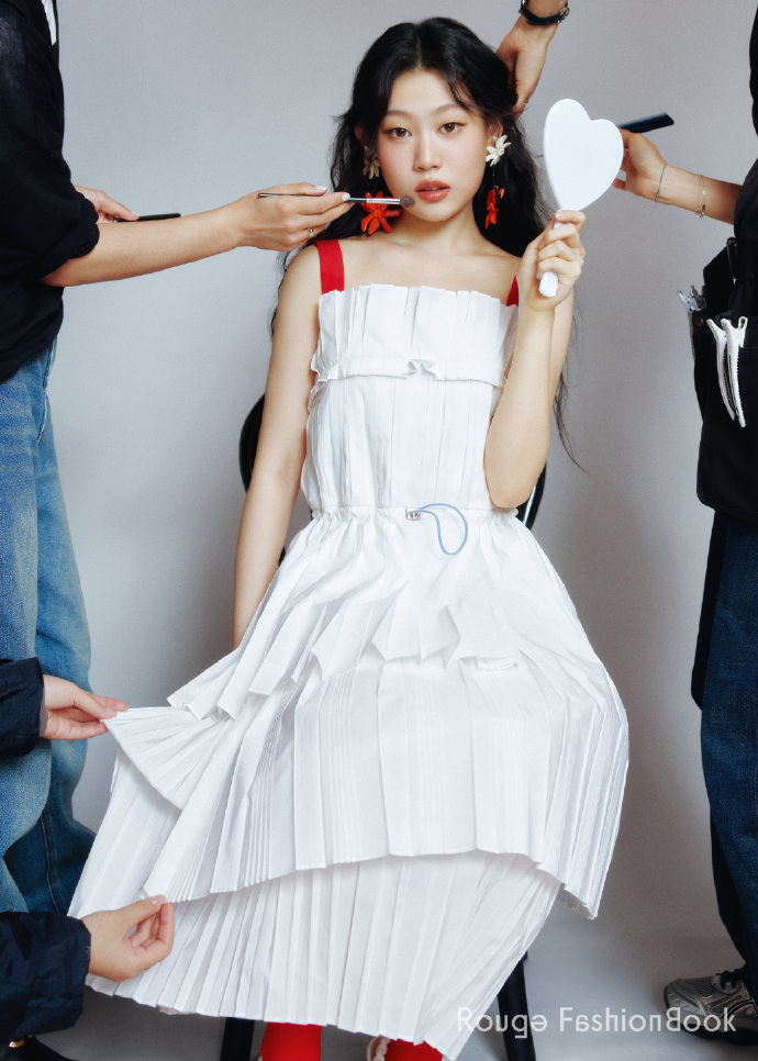 Những hình ảnh gần đây của Thẩm Giai Nhuận. Cô bạn theo đuổi phong cách tiểu thư, nhẹ nhàng, ngọt ngào. 