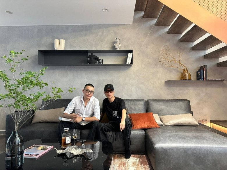 Không gian thoáng đãng, nội thất được bày trí 1 cách tinh tế, hài hoà