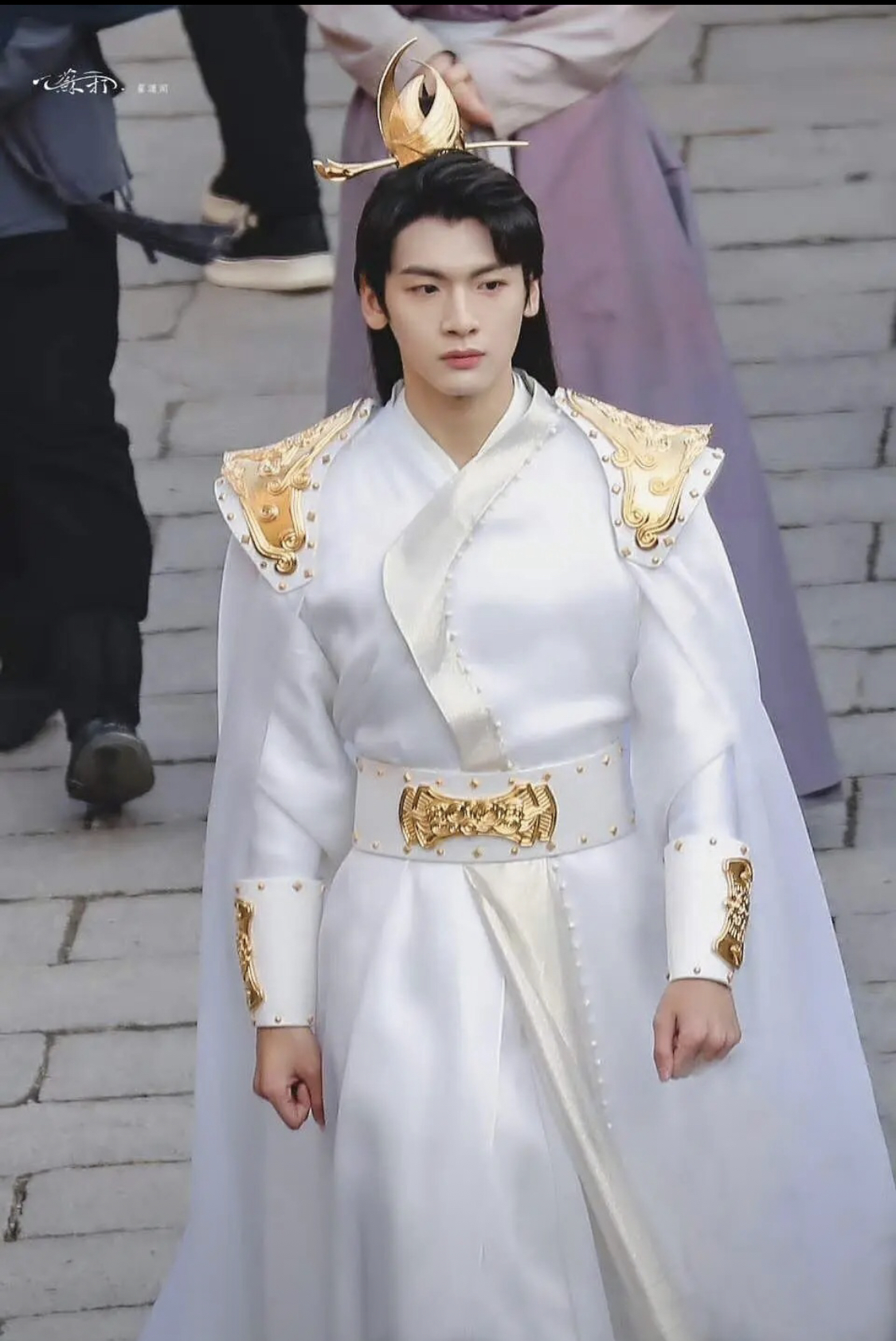 Chưa thấy mỹ nam cổ trang nào chán đời cỡ này: Mặc gì cũng xấu đến tận cùng, netizen đòi chôn cả bộ phim