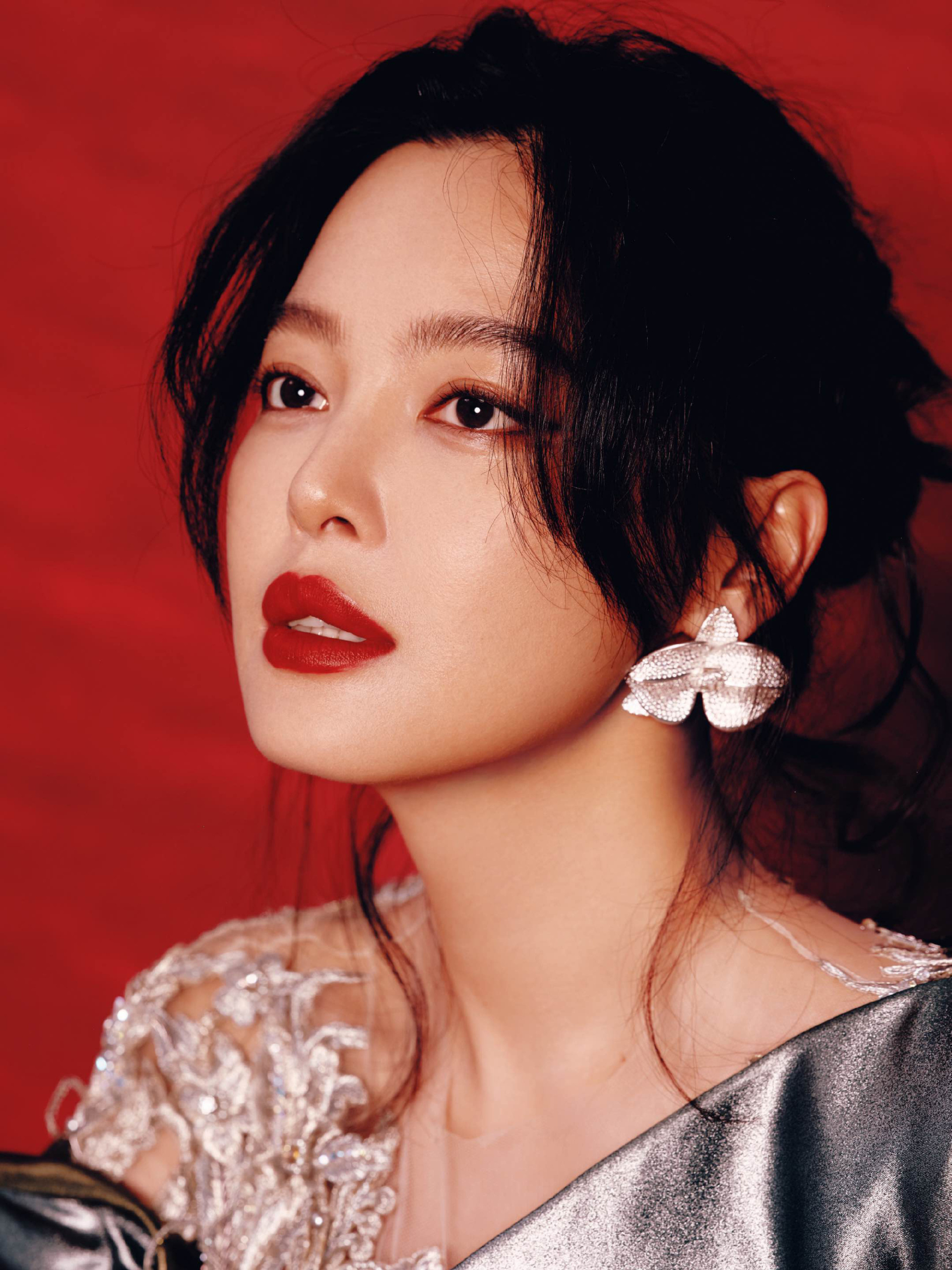 Sau vụ lùm xùm gây ảnh hưởng nghiêm trọng đến hình ảnh, nữ diễn viên thay đổi và trở thành bà chủ hào phóng trong showbiz Hoa ngữ. Ảnh: Weibo.