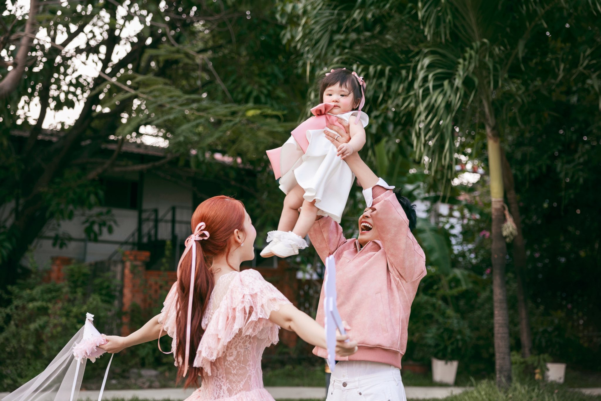 Nhóc tỳ nhà Puka và Gin Tuấn Kiệt vừa công khai đã gây sốt 