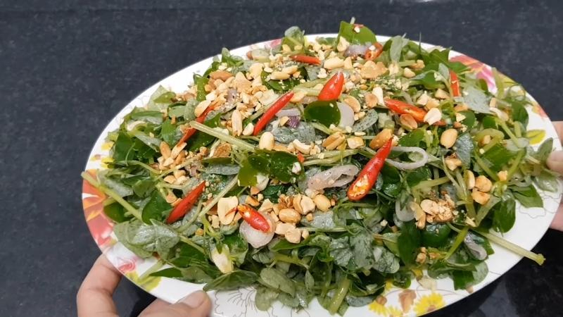 Cây rau dại mọc hoang nay thành đặc sản, được ví như “thảo dược quý” tốt ngang nhân sâm, có thời điểm giá đắt hơn thịt