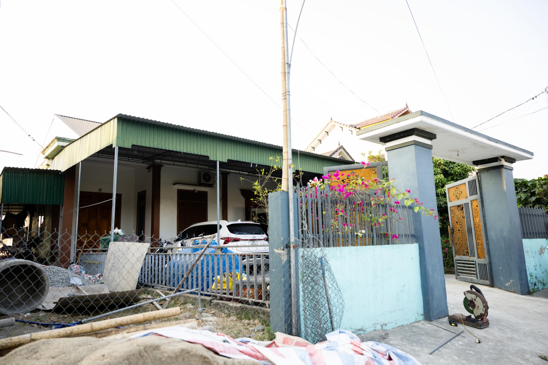 Căn nhà hiện tại ở Nghệ Anh mà gia đình nam cầu thủ đang sinh sống